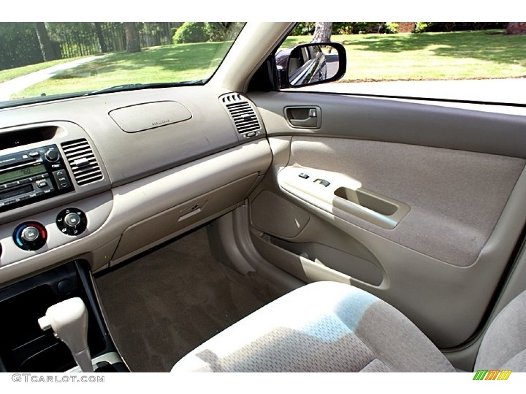 2002 Camry LE - Black Walnut Pearl / Taupe photo #24