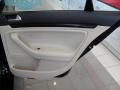 Black - Jetta SE Sedan Photo No. 21