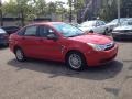 Vermillion Red - Focus SE Sedan Photo No. 5
