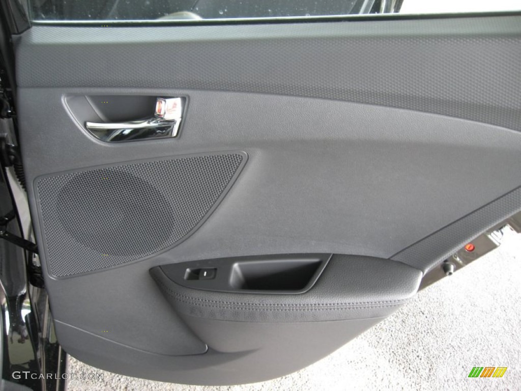 2013 Hyundai Veloster Standard Veloster Model Gray Door Panel Photo #68176548