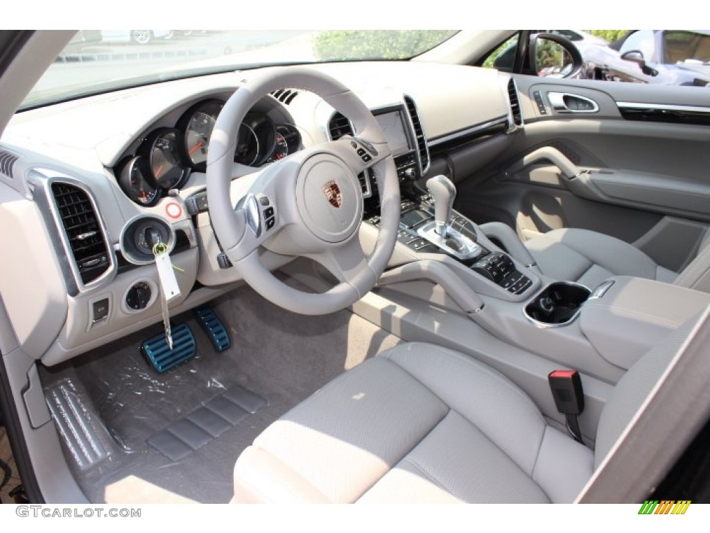 2012 Porsche Cayenne S interior Photo #68178036