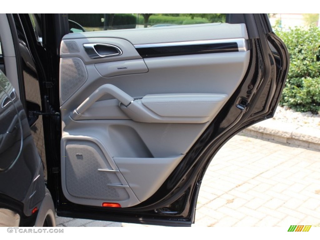 2012 Porsche Cayenne S Platinum Grey Door Panel Photo #68178150