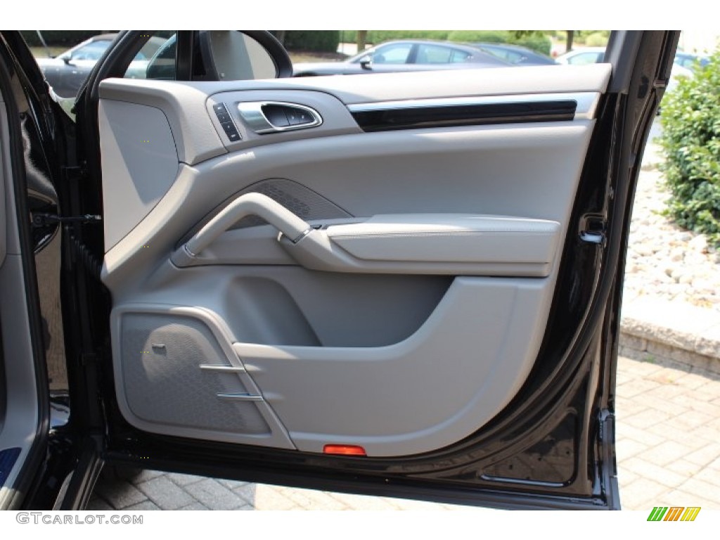 2012 Porsche Cayenne S Platinum Grey Door Panel Photo #68178168