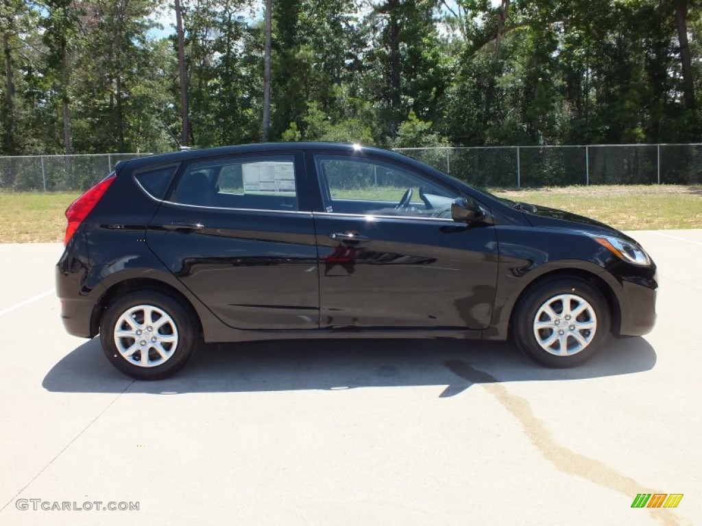 Ultra Black 2013 Hyundai Accent GS 5 Door Exterior Photo #68178510