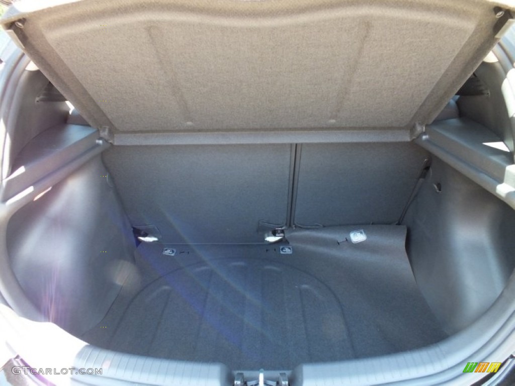 2013 Hyundai Accent GS 5 Door Trunk Photo #68178589