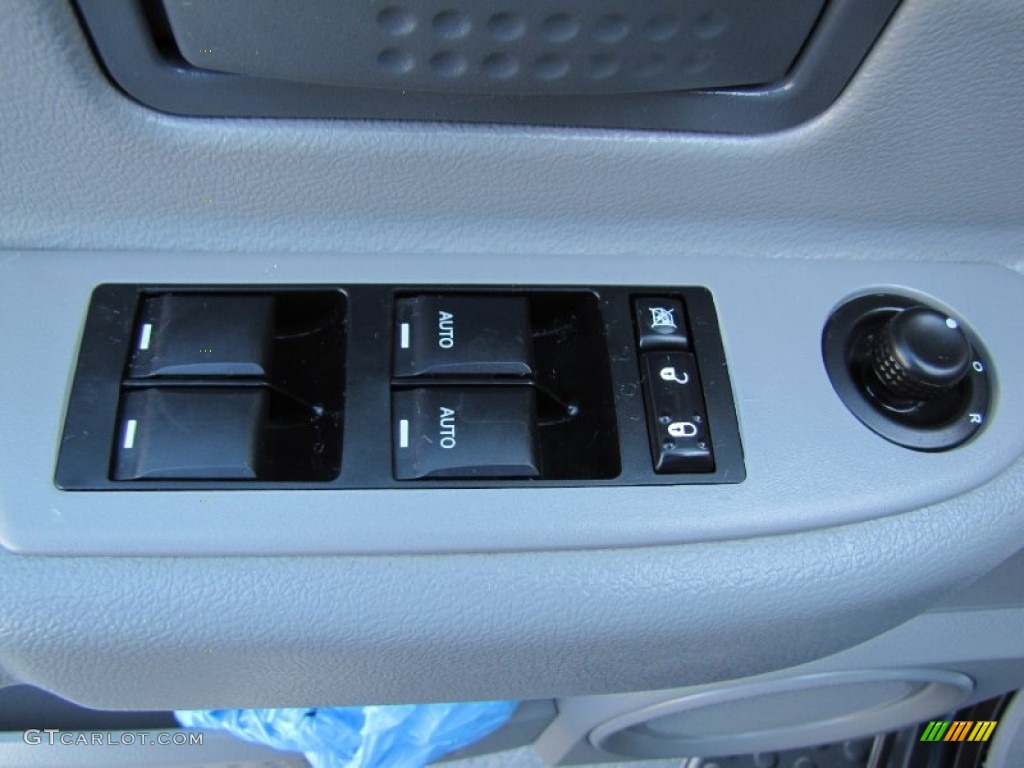 2008 Dodge Durango SXT 4x4 Controls Photo #68182050