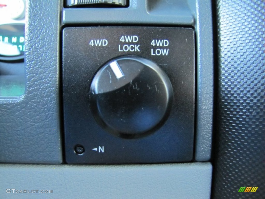 2008 Dodge Durango SXT 4x4 Controls Photo #68182071