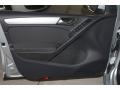 Reflex Silver Metallic - Golf 4 Door TDI Photo No. 10
