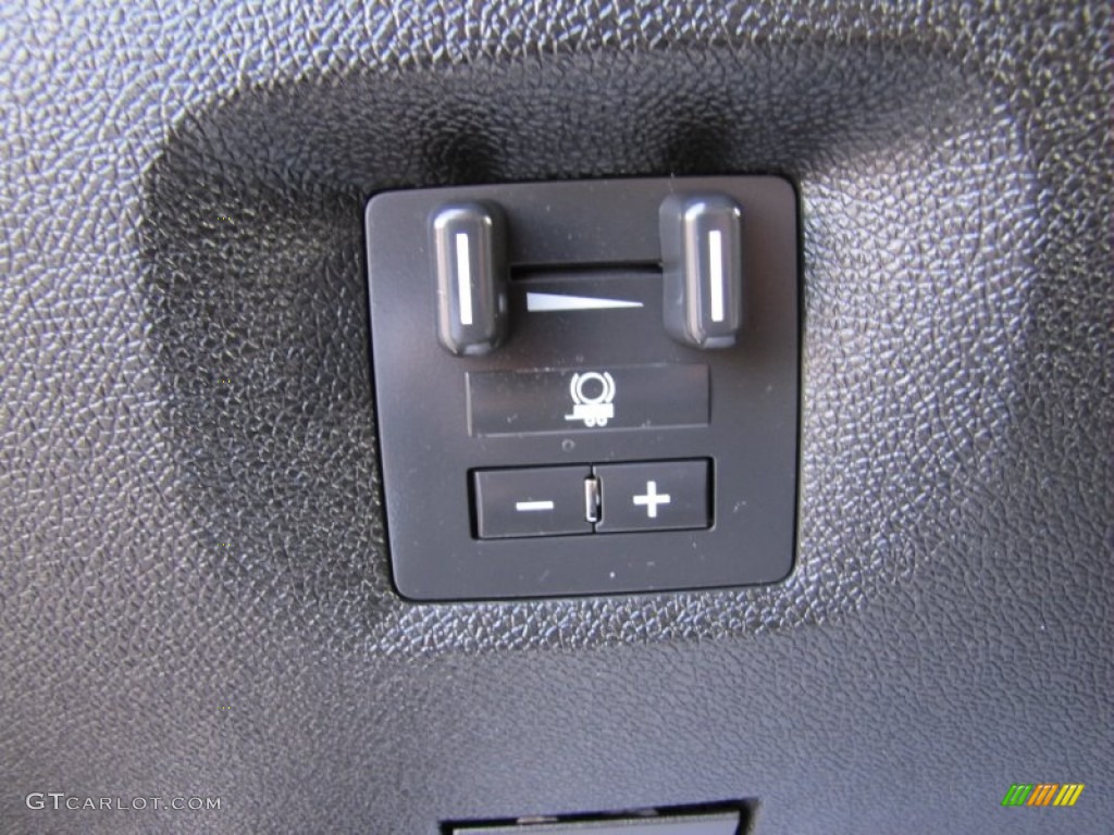 2009 GMC Sierra 3500HD SLT Crew Cab 4x4 Dually Controls Photo #68183217