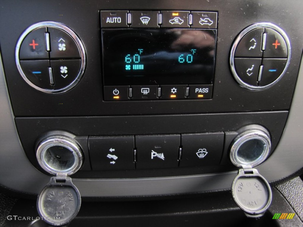 2009 GMC Sierra 3500HD SLT Crew Cab 4x4 Dually Controls Photos