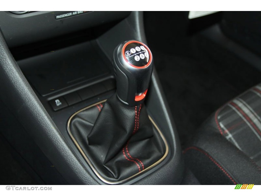 2013 GTI 4 Door - Candy White / Interlagos Plaid Cloth photo #19