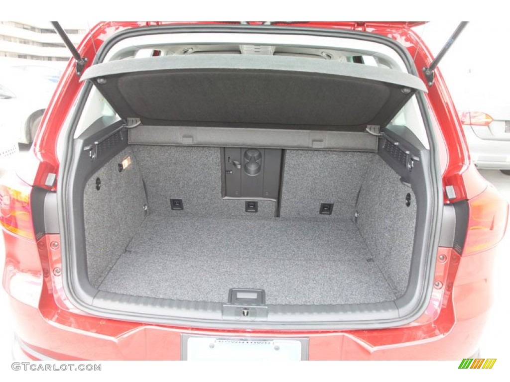 2013 Volkswagen Tiguan SE Trunk Photo #68183758