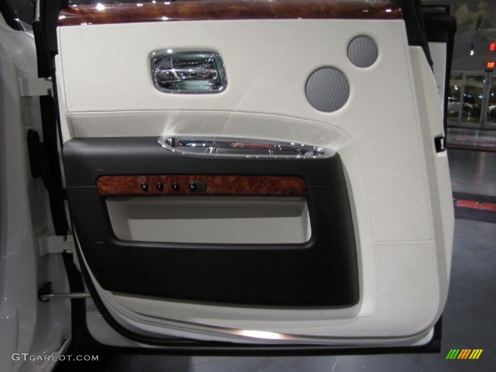 2011 Rolls-Royce Ghost Standard Ghost Model Creme Light/Black Door Panel Photo #68184171