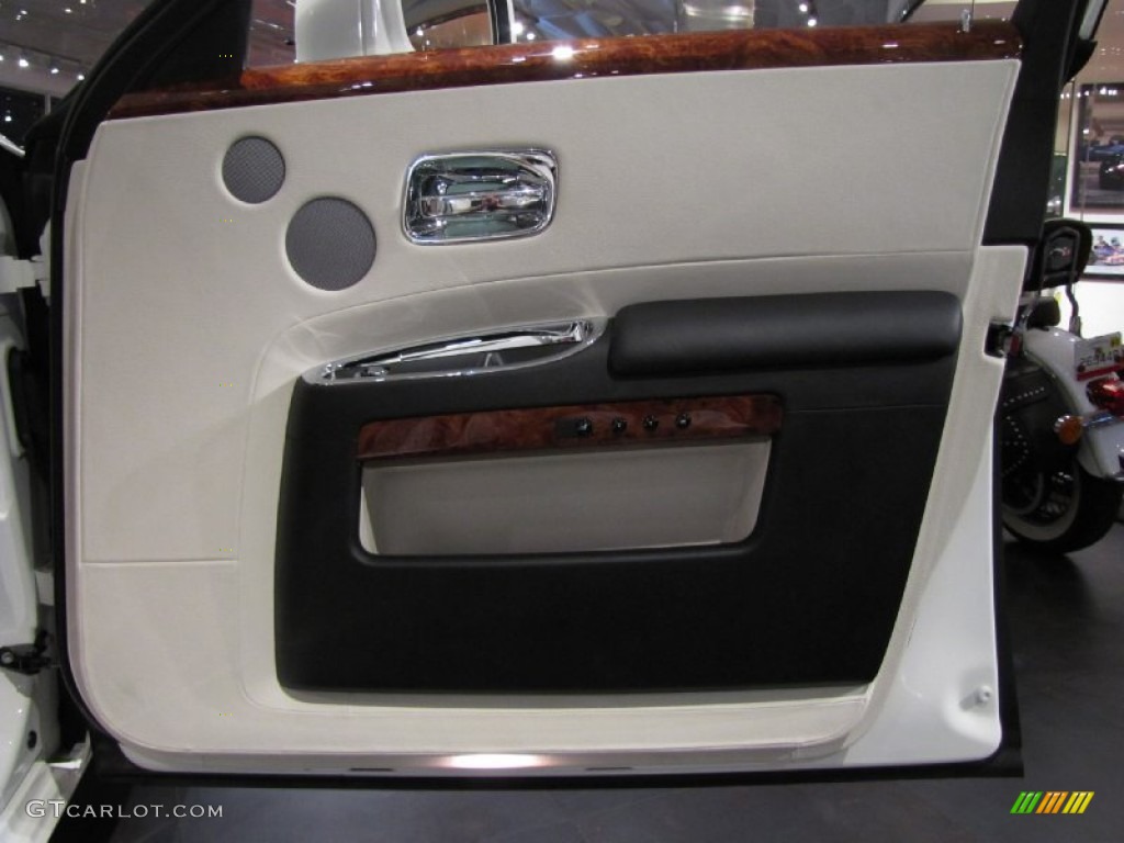 2011 Rolls-Royce Ghost Standard Ghost Model Creme Light/Black Door Panel Photo #68184216