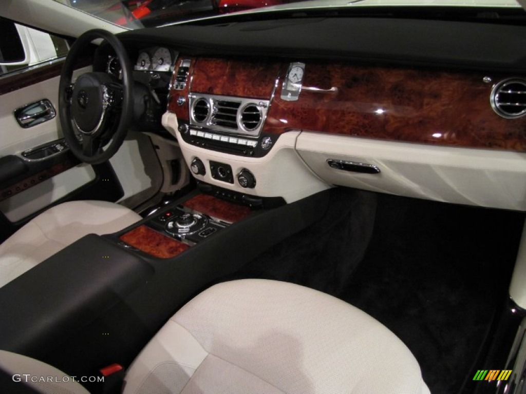 2011 Rolls-Royce Ghost Standard Ghost Model Creme Light/Black Dashboard Photo #68184222