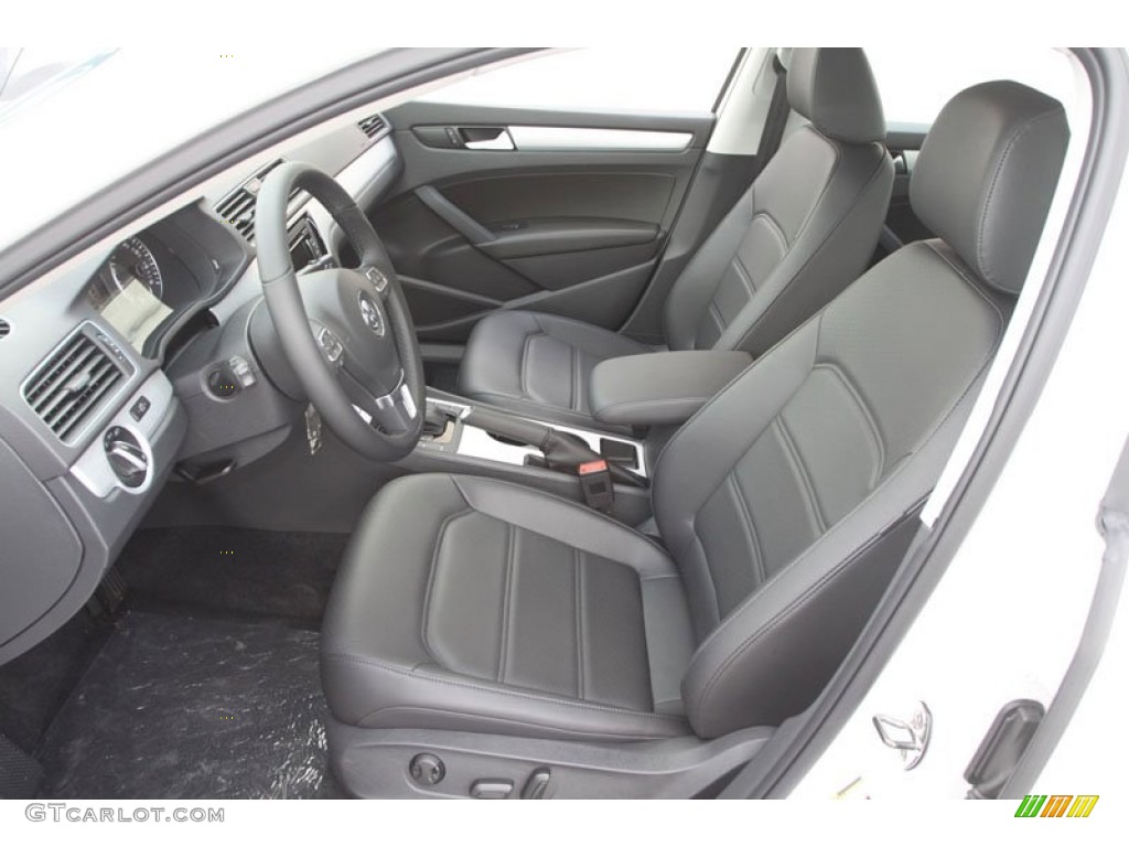 Titan Black Interior 2013 Volkswagen Passat 2.5L SE Photo #68185218