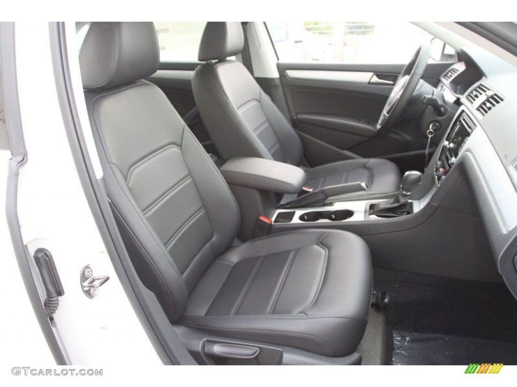 Titan Black Interior 2013 Volkswagen Passat 2.5L SE Photo #68185334