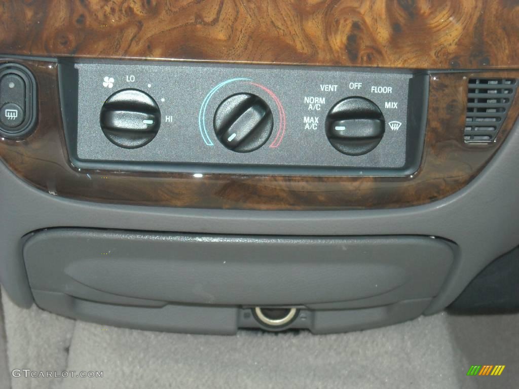2006 Grand Marquis GS - Silver Birch Metallic / Medium Light Stone photo #23