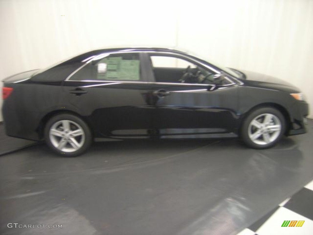 2012 Camry SE - Attitude Black Metallic / Black photo #4