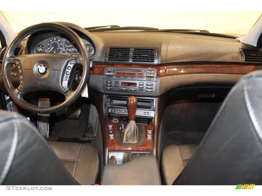 2004 BMW 3 Series 325xi Wagon Black Dashboard Photo #68192151