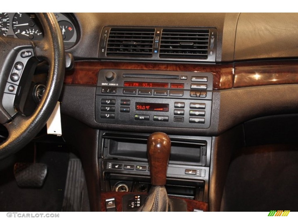 2004 BMW 3 Series 325xi Wagon Controls Photos