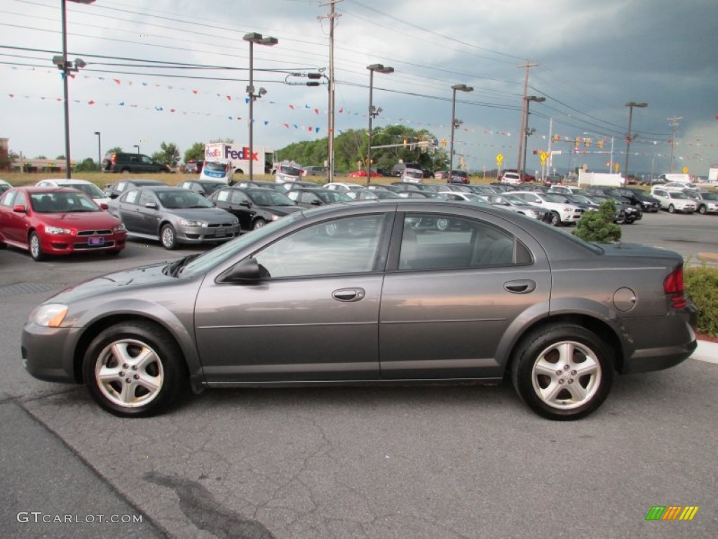 2005 Stratus SXT Sedan - Graphite Metallic / Dark Slate Gray photo #2