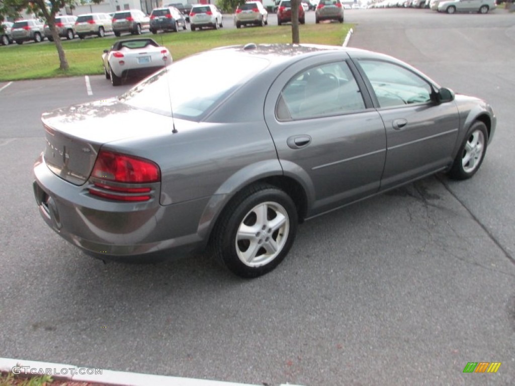 2005 Stratus SXT Sedan - Graphite Metallic / Dark Slate Gray photo #5