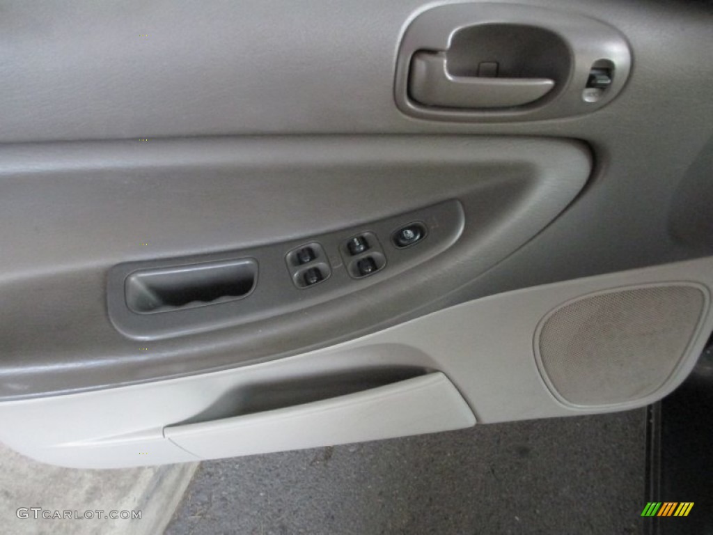 2005 Stratus SXT Sedan - Graphite Metallic / Dark Slate Gray photo #12
