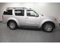 Silver Lightning Metallic - Pathfinder LE Photo No. 7
