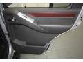 Silver Lightning Metallic - Pathfinder LE Photo No. 42