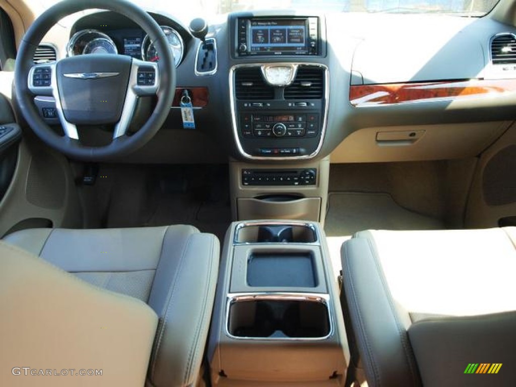 2012 Town & Country Touring - L - Brilliant Black Crystal Pearl / Dark Frost Beige/Medium Frost Beige photo #5
