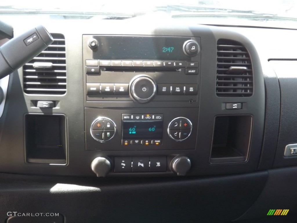 2009 GMC Sierra 1500 SLE Extended Cab Controls Photo #68200422