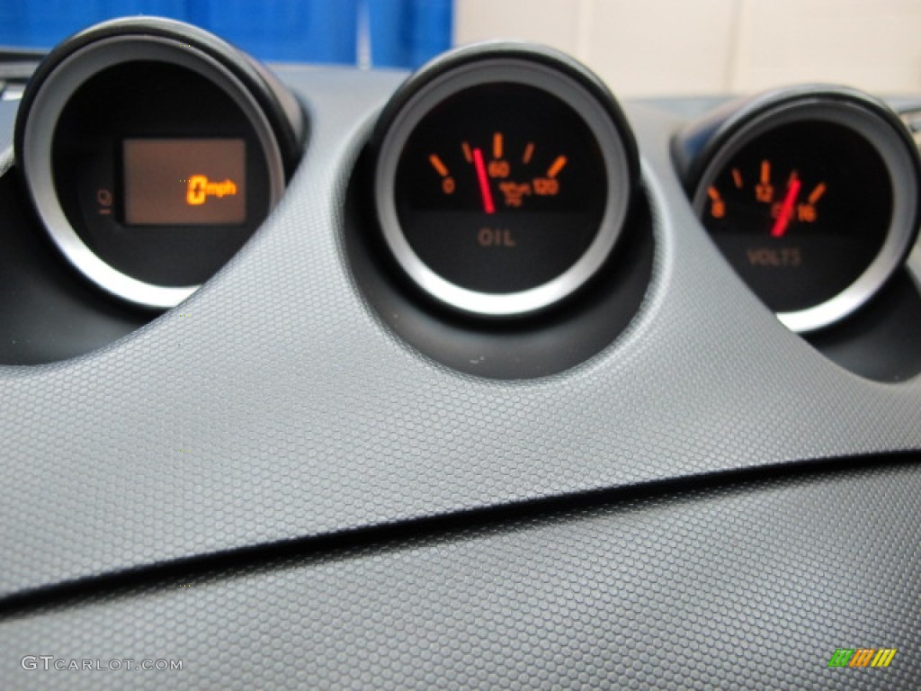 2003 350Z Touring Coupe - Chrome Silver / Carbon Black photo #25