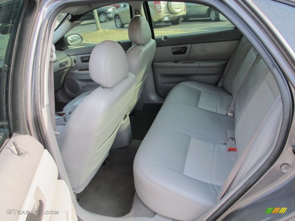 Medium Graphite Interior 2004 Ford Taurus SEL Sedan Photo #68204556