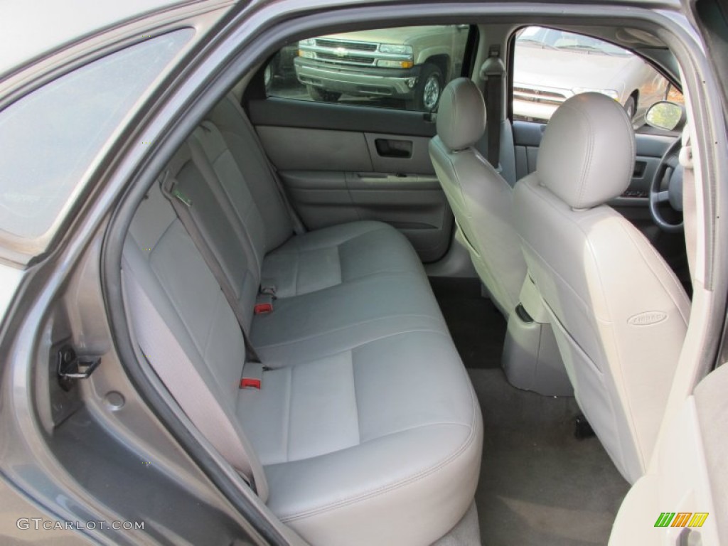 2004 Ford Taurus SEL Sedan Rear Seat Photo #68204565