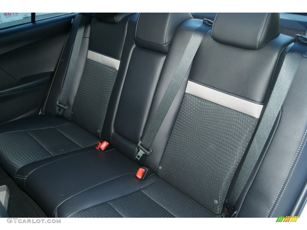 2012 Camry SE V6 - Super White / Black photo #7