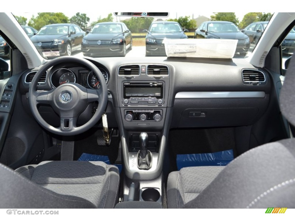 2013 Volkswagen Golf 4 Door Dashboard Photos