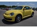 2012 Saturn Yellow Volkswagen Beetle 2.5L  photo #1