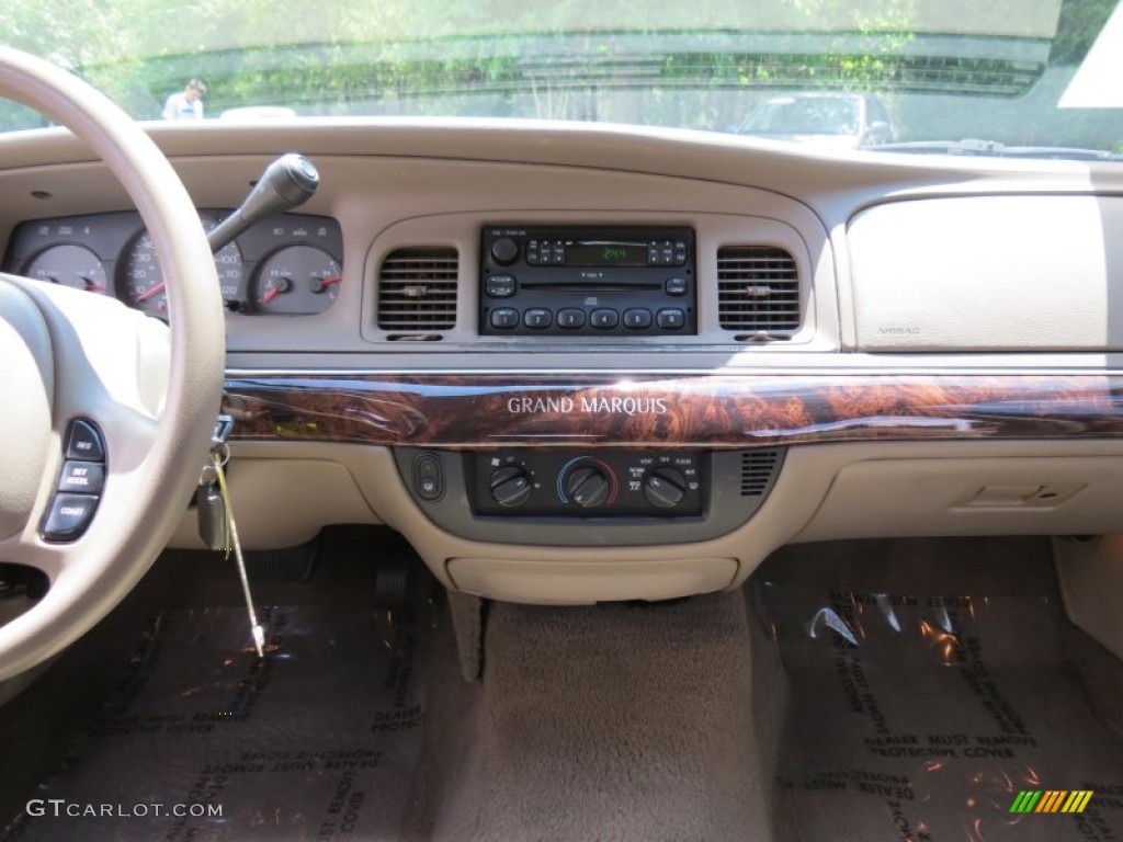 2004 Grand Marquis GS - Arizona Beige Metallic / Medium Parchment photo #11