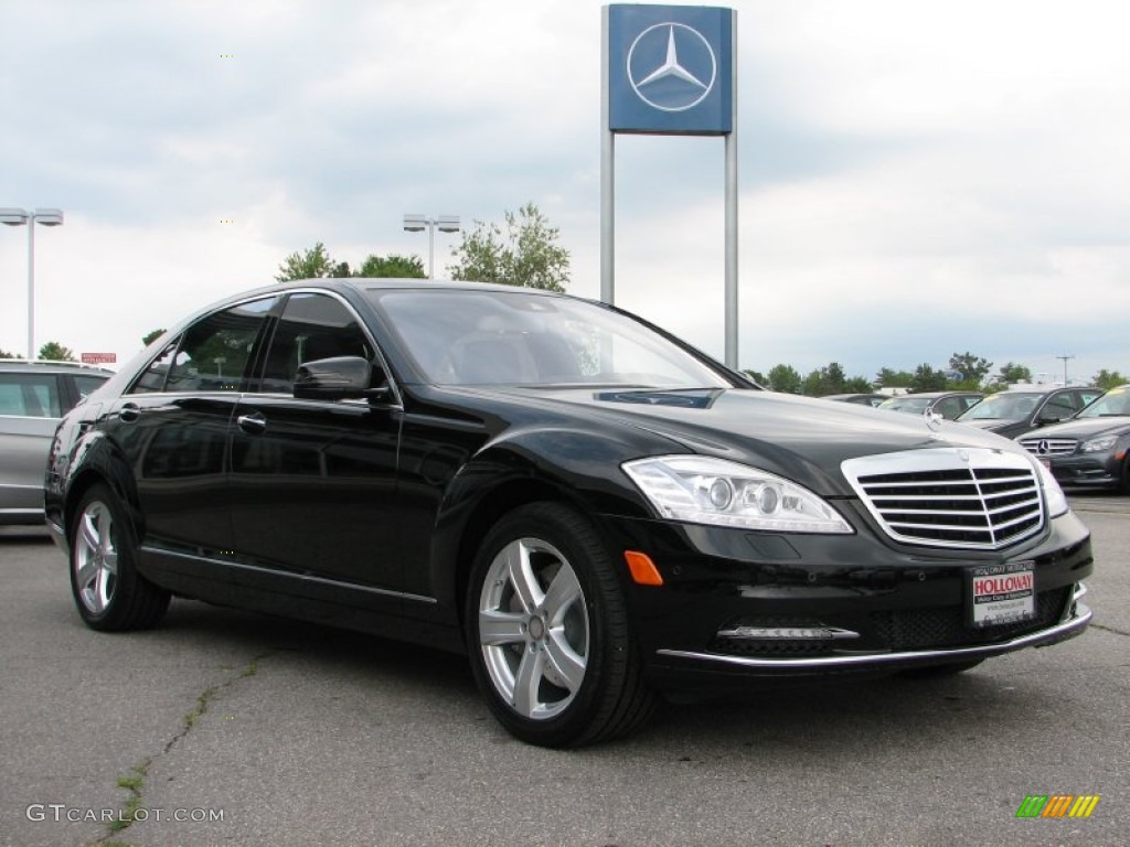 Black 2013 Mercedes-Benz S 550 4Matic Sedan Exterior Photo #68215274