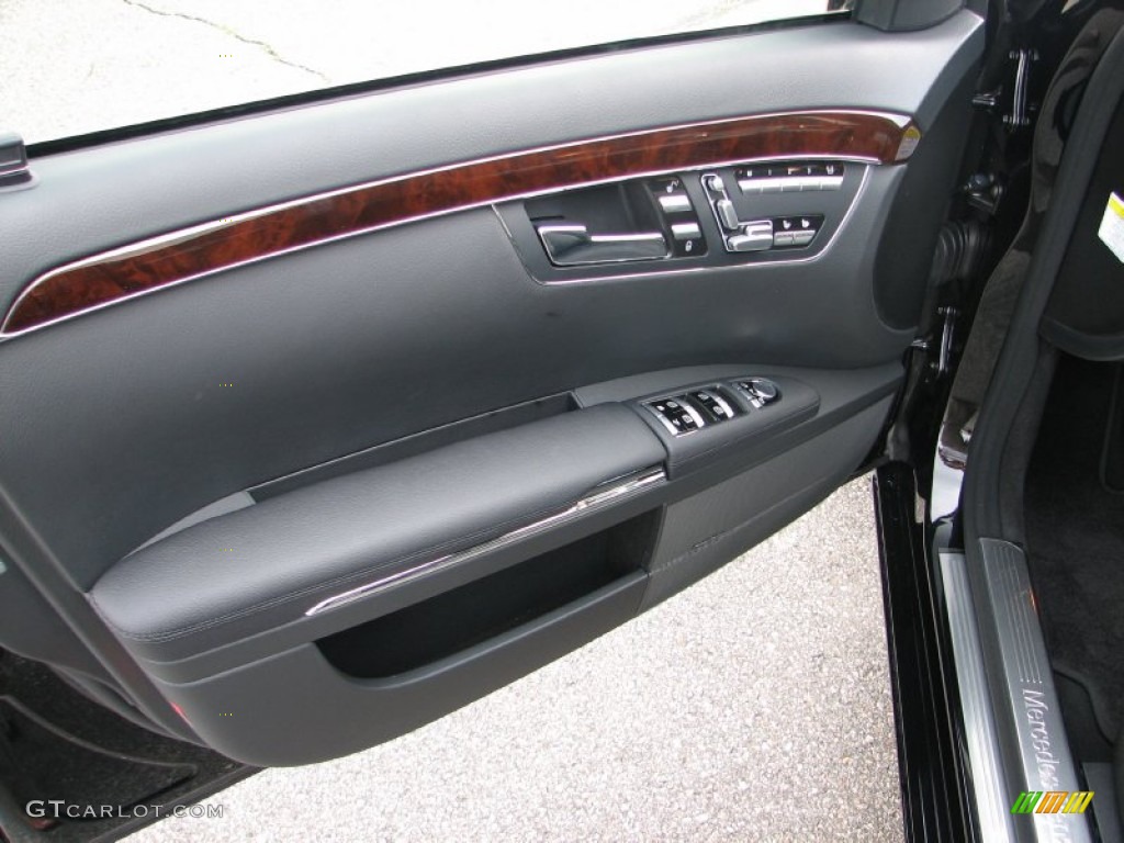 2013 Mercedes-Benz S 550 4Matic Sedan Black Door Panel Photo #68215308