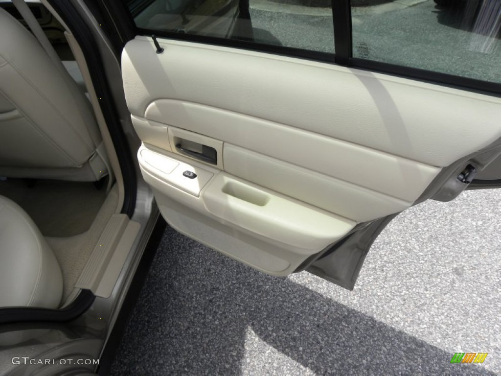 2006 Crown Victoria LX - Arizona Beige Metallic / Light Camel photo #12