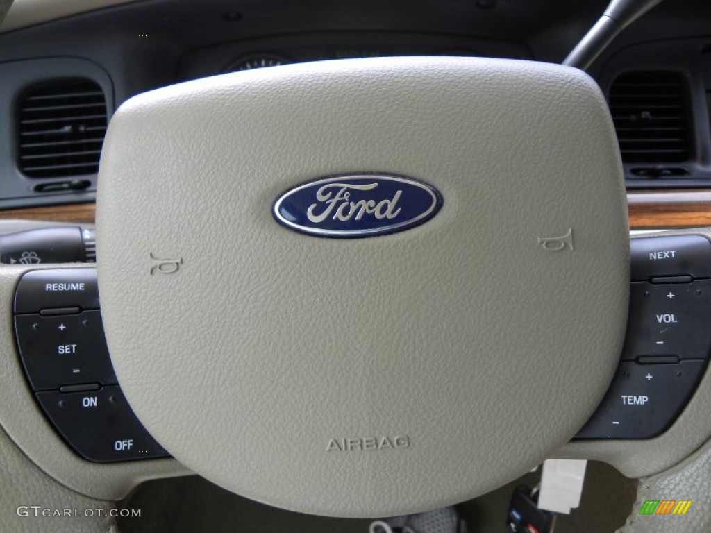 2006 Ford Crown Victoria LX Controls Photo #68216391