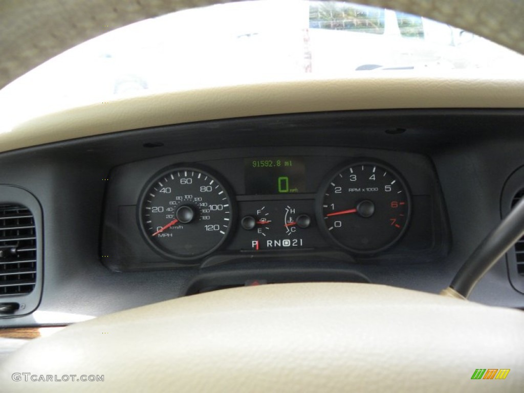 2006 Ford Crown Victoria LX Gauges Photo #68216394