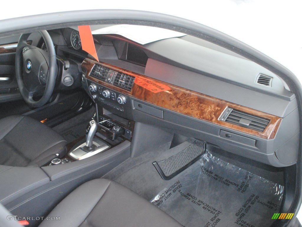 2010 BMW 5 Series 528i Sedan Black Dashboard Photo #68219169