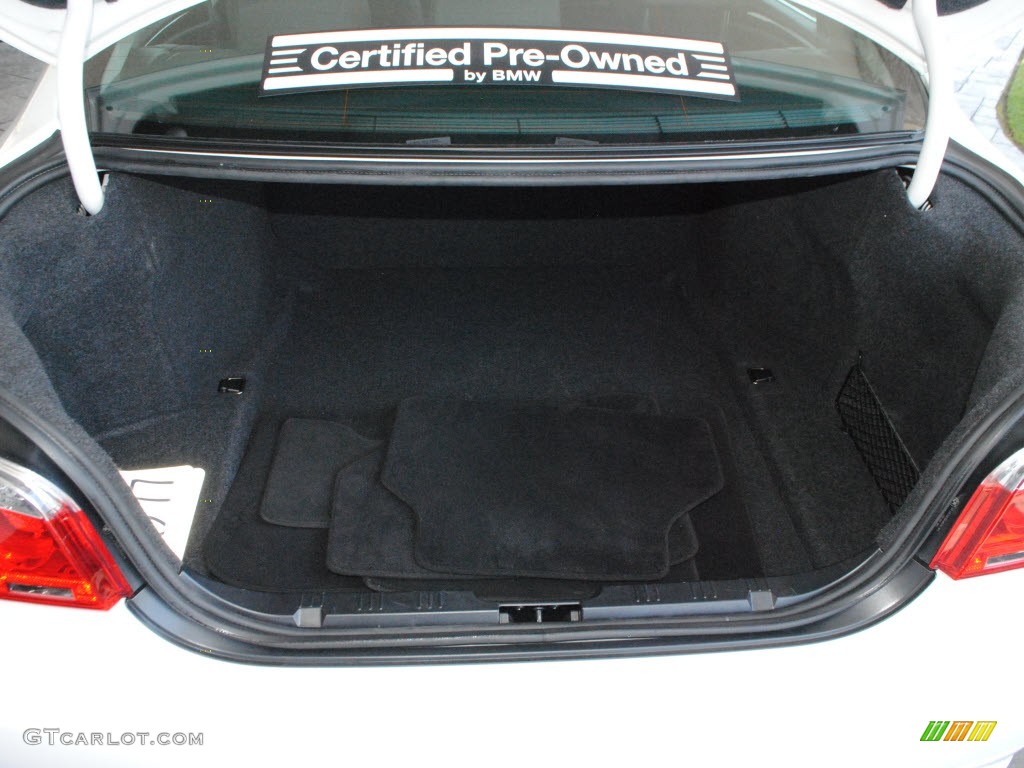 2010 BMW 5 Series 528i Sedan Trunk Photo #68219190