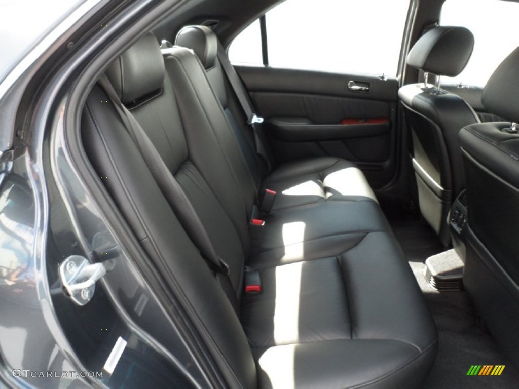 2004 Acura RL 3.5 Rear Seat Photo #68220043