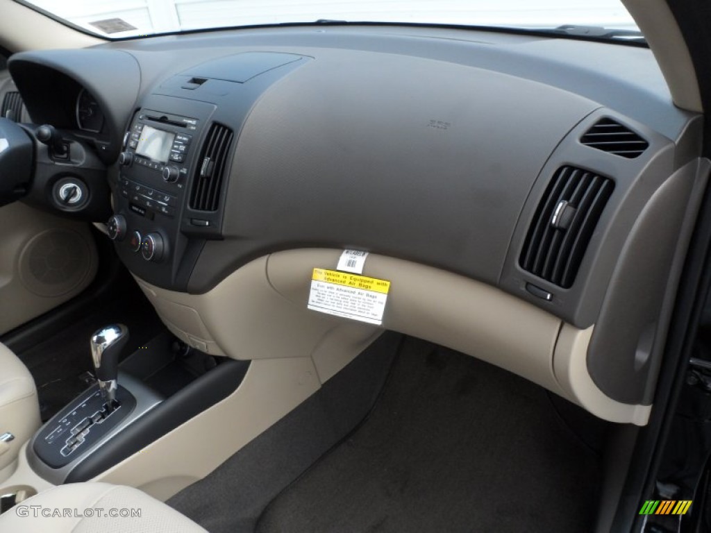 2012 Elantra SE Touring - Black Noir Pearl / Beige photo #17