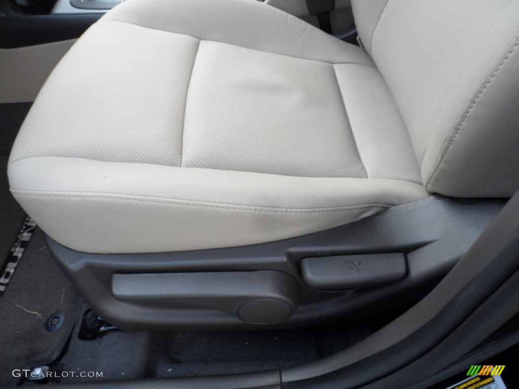 2012 Elantra SE Touring - Black Noir Pearl / Beige photo #25