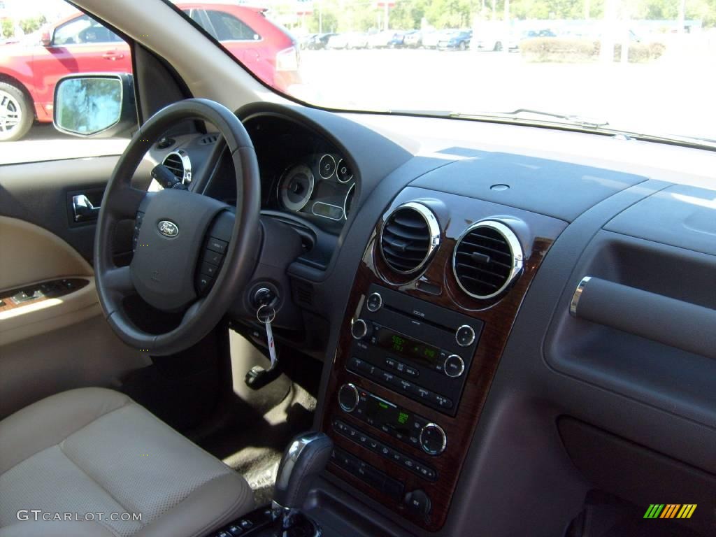 2008 Taurus X Eddie Bauer - Dark Ink Blue Metallic / Camel photo #18